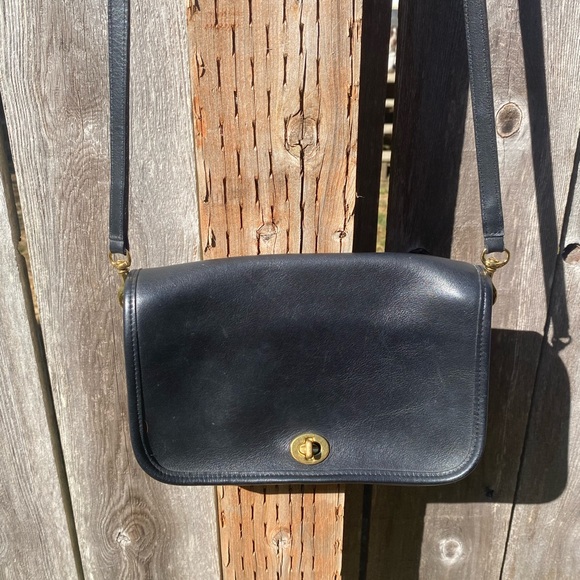 Vintage Coach 9755 Black Pocket Purse Turn lock leather bag made in 1998 - Picture 2 of 11